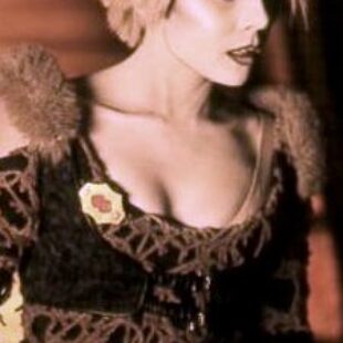 Farscape: Character Bios: Chiana